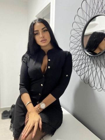 Скарлетт Хоста